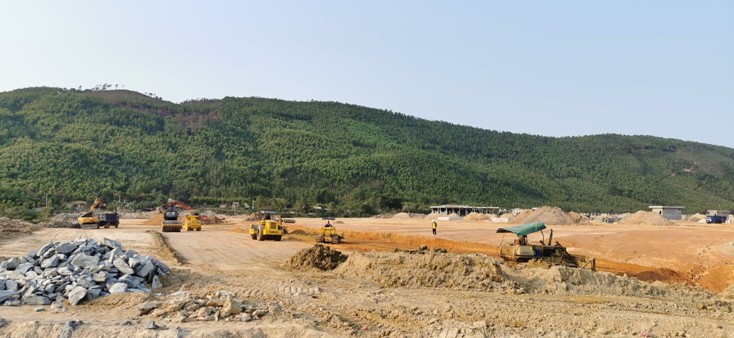   Các đơn vị đẩy nhanh tiến dộ thi công các hạng mục thuộc dự án Trung tâm Điện lực Quảng Trạch.