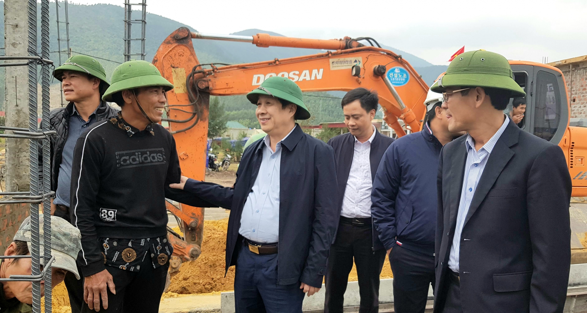    Lãnh đạo tỉnh kiểm tra tiến độ thi công khu tái định cư Nhà máy Nhiệt diện Quảng Trạch 1.