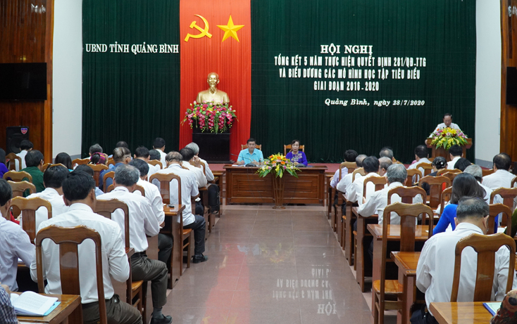 Toàn cảnh hội nghị biểu dương các mô hình học tập tiêu biểu cấp tỉnh giai đoạn 2016-2020.