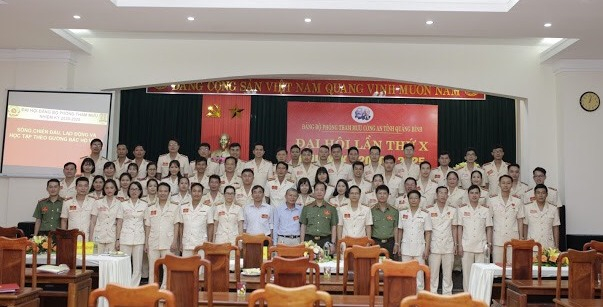    Đại biểu và cán bộ, đảng viên dự Đại hội Đảng bộ Phòng Tham mưu nhiệm kỳ 2020-2025.