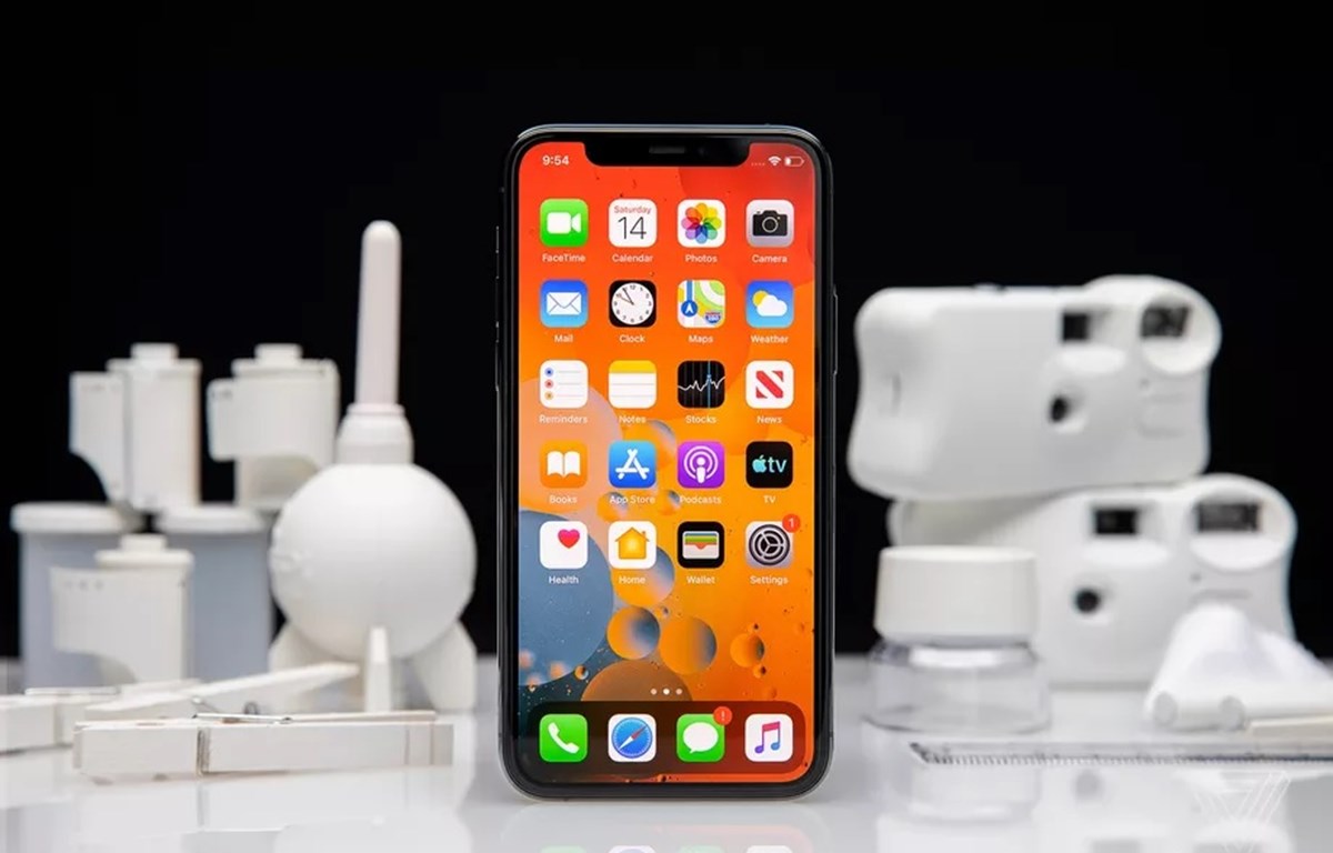 iPhone 12 sẽ được tung ra thị trường muộn hơn so với thường lệ. (Nguồn: The Verge)
