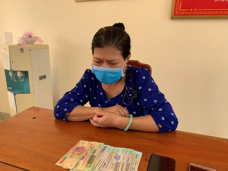 Đối tượng Lê Thị Kim Khánh tại cơ quan Công an.