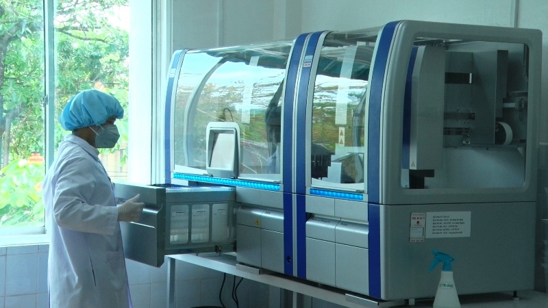 Tăng cường xét nghiệm, sàng lọc các trường hợp liên quan ca bệnh.