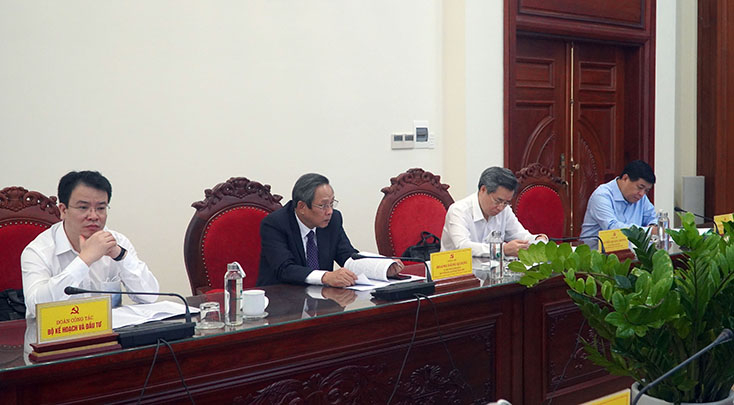 Các đại biểu tham dự buổi làm việc