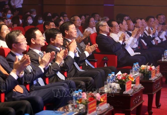Ủy viên Bộ Chính trị, Thường trực Ban bí thư Trần Quốc Vượng và Ủy viên Bộ Chính trị, Trưởng Ban Tuyên giáo Trung ương Võ Văn Thưởng cùng các đại biểu tham dự buổi lễ. Ảnh: Hoàng Hiếu/TTXVN
