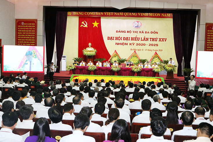 Sau 2 ngày làm việc, Đại hội đại biểu Đảng bộ thị xa Ba Đồn lần thứ XXV thành công tốt đẹp