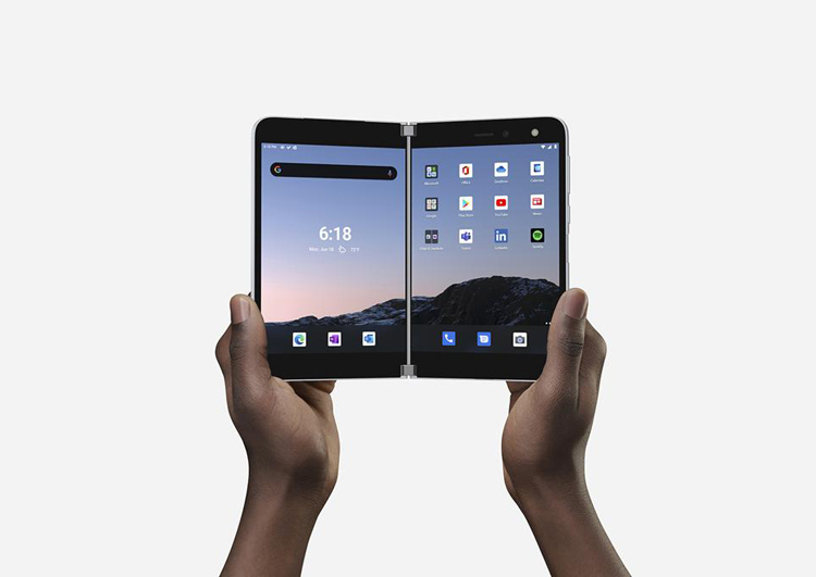 Chiếc Surface Duo của Microsoft. Ảnh: Forbes