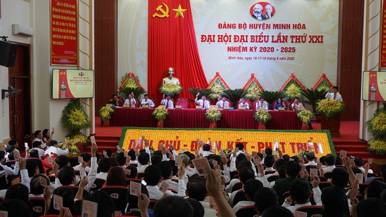 Các địa biểu thông qua Nghị quyết đại hội