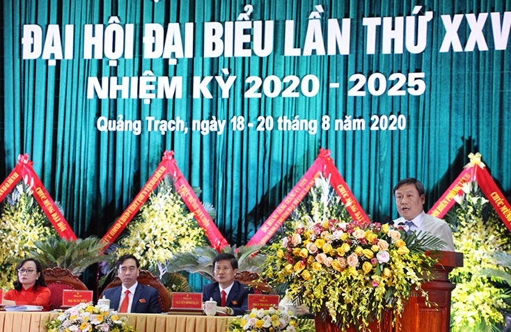Đồng chí Bí thư Tỉnh ủy Vũ Đại Thắng phát biểu chỉ đạo tại đại hội