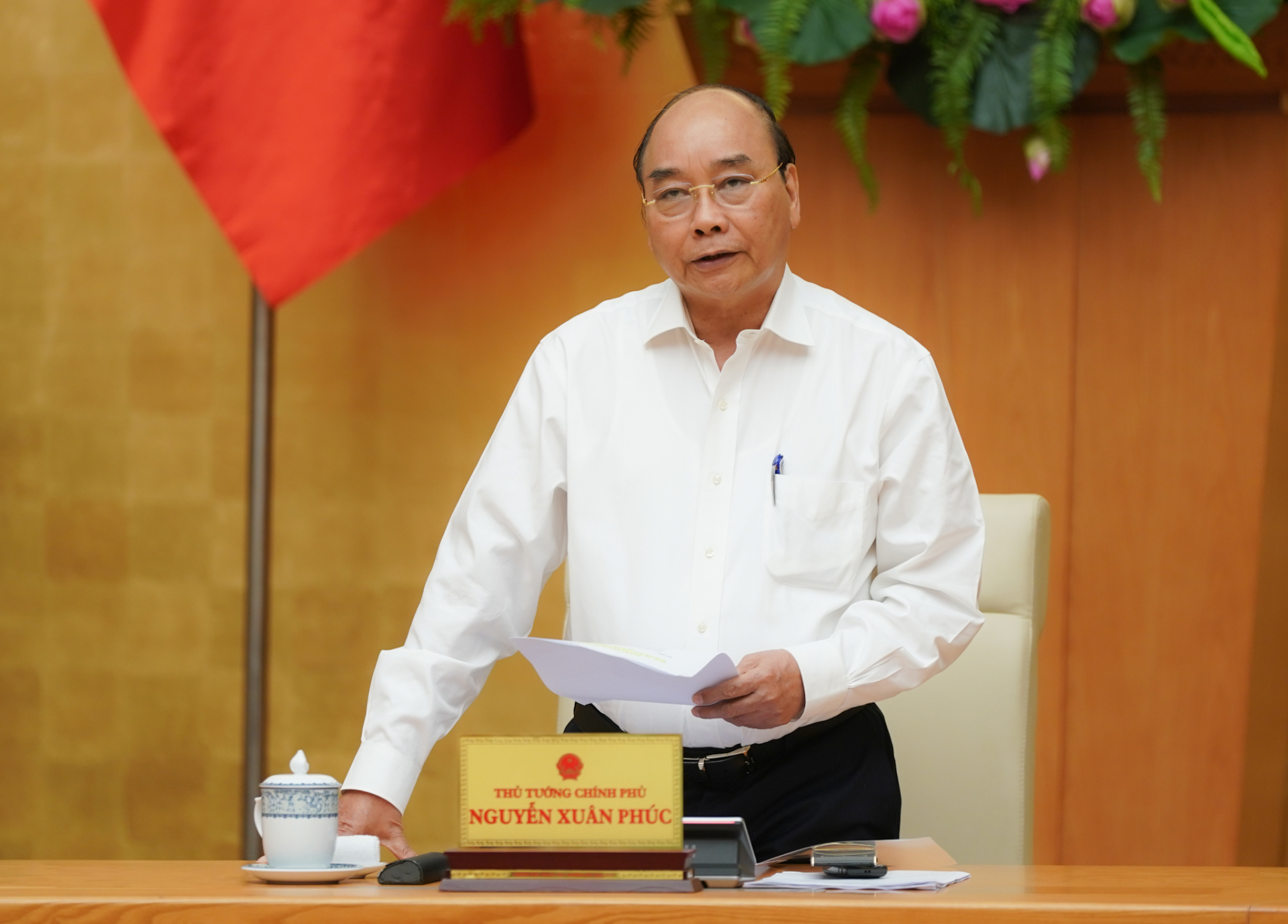  Phát biểu tại phiên họp, Thủ tướng yêu cầu các Bộ trưởng, thành viên Chính phủ thấm nhuần tinh thần chủ động, tích cực, nỗ lực vượt khó. Ảnh: VGP/Quang Hiếu