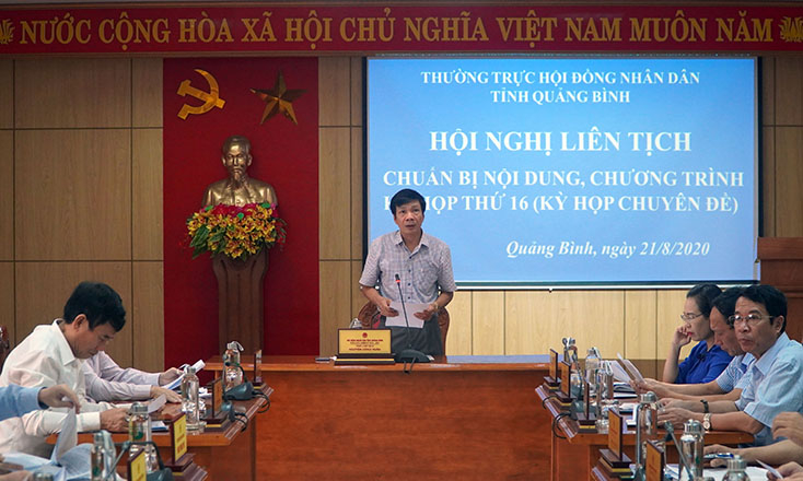 Đồng chí Phó Chủ tịch Thường trực HĐND tỉnh Nguyễn Công Huấn phát biểu chỉ đạo tại hội nghị
