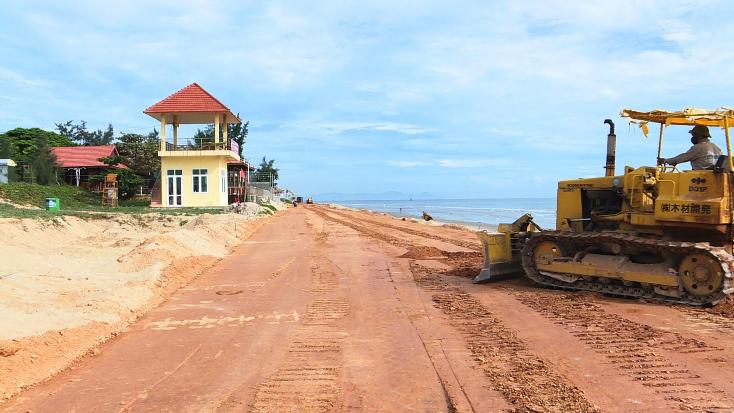Tuyến kè có chiều dài gần 900 m.