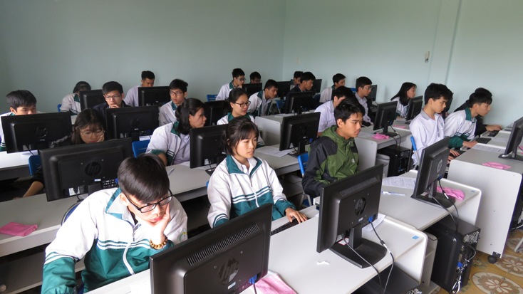  Các trường phổ thông tăng cường giáo dục hướng nghiệp, dạy nghề cho HS.