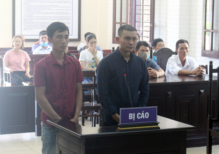 Hai bị cáo Thảo, Bằng tại tòa