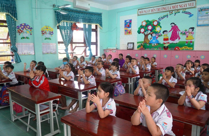 Toàn ngành GD-ĐT sẽ tập trung thực hiện 7 giải pháp để triển khai hiệu quả chương trình, SGK lớp 1.
