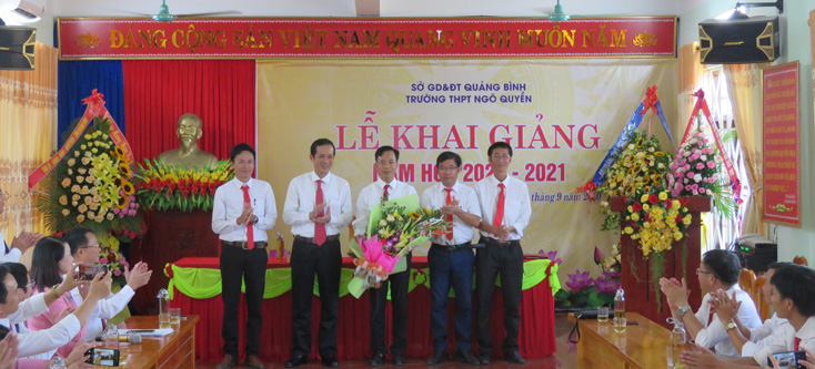 ...và chúc mừng lễ khai giảng năm học mới của Trường THPT Ngô Quyền.