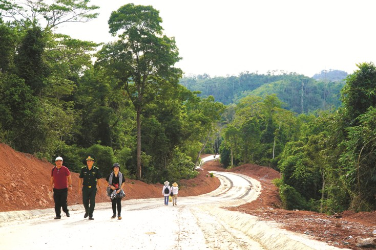 Đổi thay nơi biên cương. Ảnh: Đoàn Tiến Hành