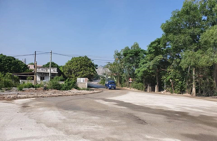 Công trình đấu nối từ đường Hồ Chí Minh vào các nhà máy xi măng để giảm thiểu ô nhiễm môi trường.
