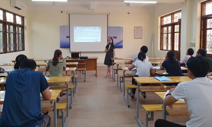 Nội dung lớp tập huấn xoay quanh những vấn đề xây dựng nông thôn mới.
