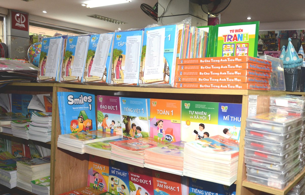  Sách giáo khoa lớp 1 mới (Ảnh: PM/Vietnam+)