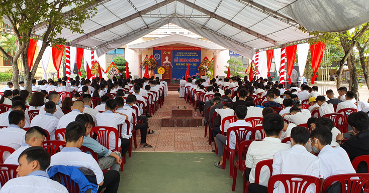 Toàn cảnh lễ khai giảng năm học mới 2020-2021 của Trung tâm GDTX tỉnh.