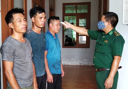 ...và kiểm tra thân nhiệt cho các thuyền viên.