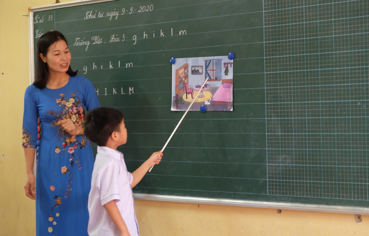 Học sinh học lớp 1 theo chương trình mới. (Ảnh: PV)