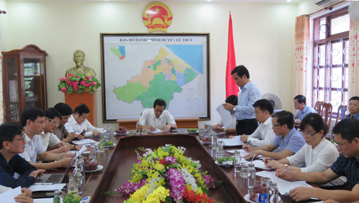 Chủ tịch UBND huyện Lệ Thủy báo cáo tình hình kinh tế-xã hội của huyện trong 8 tháng đầu năm 2020, nhiệm vụ giải pháp các tháng cuối năm 2020.
