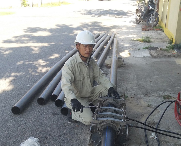 Anh Nguyễn Văn Hiền luôn nỗ lực tận tâm hết mình vì công việc. 