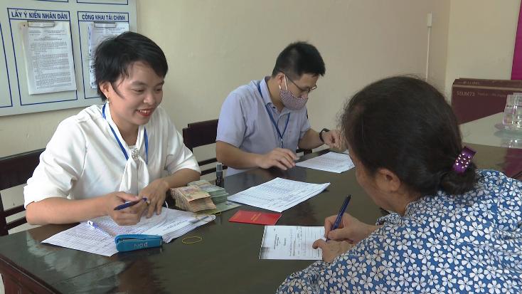   Các địa phương trên địa bàn TP. Đồng Hới triển khai chi trả hỗ trợ NLĐ, hộ kinh doanh gặp khó khăn do đại dịch Covid-19.