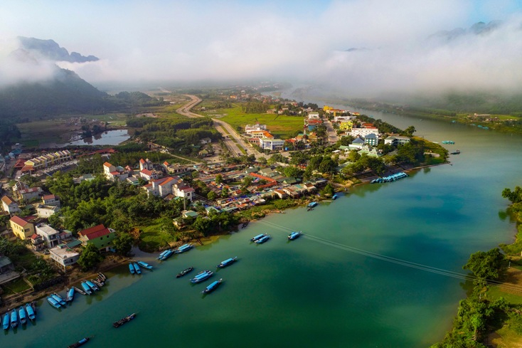    Một góc thị trấn Phong Nha qua sự thể hiện của Lê Đức Thành.