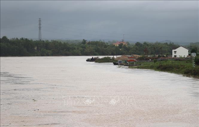  Lũ trên sông Thạch Hãn. Ảnh tư liệu: Nguyên Lý/TTXVN