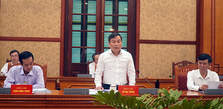Đồng chí Bí thư Tỉnh ủy Vũ Đại Thắng báo cáo tóm tắt dự thảo Báo cáo chính trị Đại hội Đảng bộ tỉnh lần thứ XVII, nhiệm kỳ 2020-2025