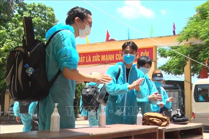 Người dân cách ly phòng dịch COVID-19. Ảnh: TTXVN