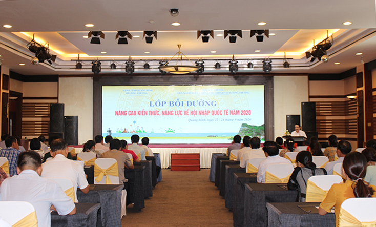 Lãnh đạo Sở Công thương phát biểu khai mạc lớp bồi dưỡng.