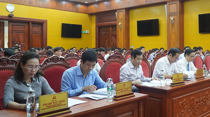 Các đại biểu dự hội nghị