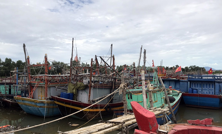 Khu neo đậu tránh trú bão tàu thuyền cửa Gianh nơi dễ phát sinh “điểm nóng” về ANTT. 