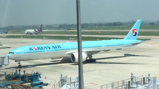 Máy bay Korean Air tại sân bay Nội Bài. (Ảnh: Youtube)