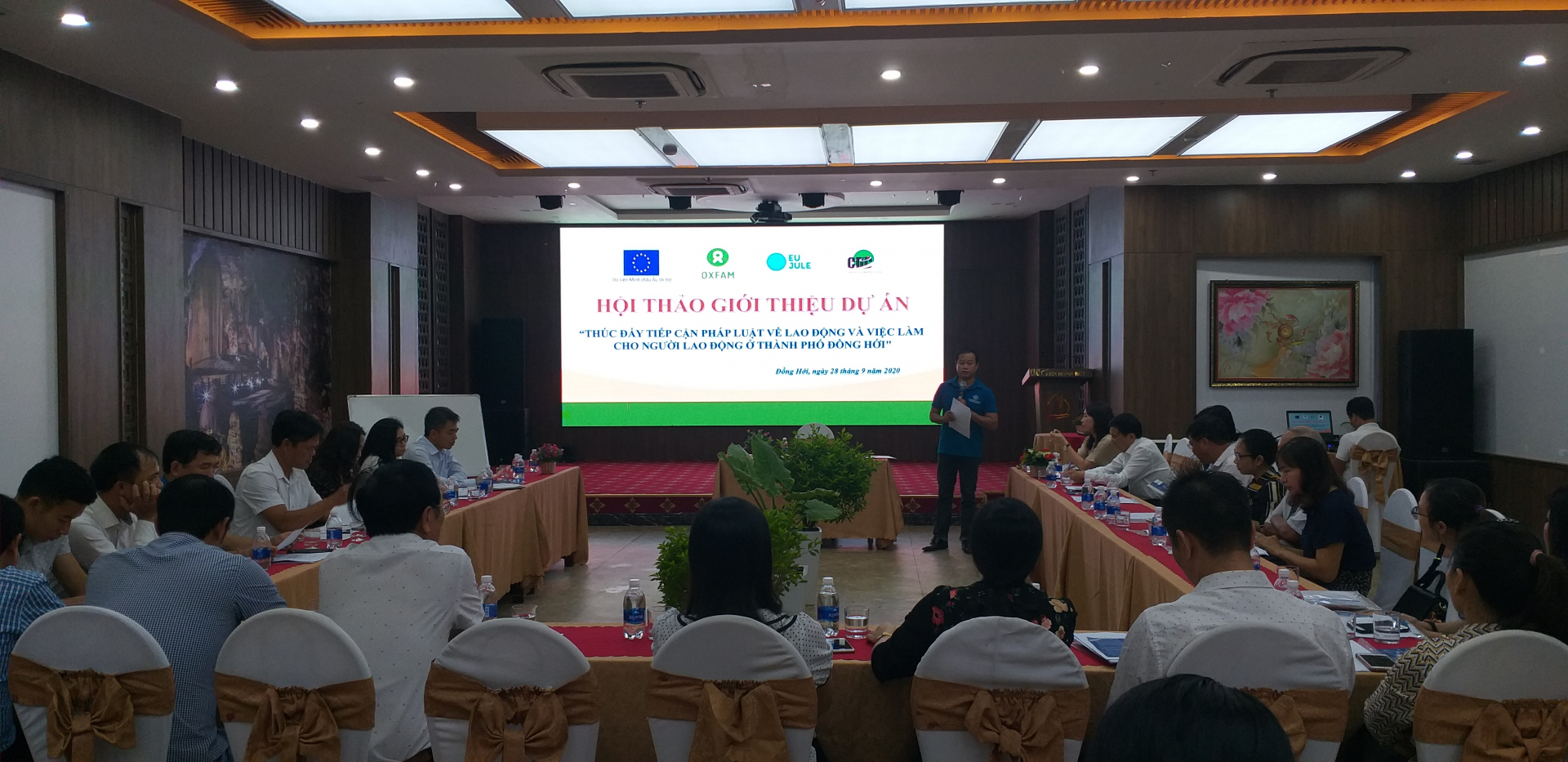 CDC phối hợp Sở Lao động-Thương binh và Xã hội tỉnh tổ chức hội thảo giới thiệu dự án “Thúc đẩy tiếp cận pháp luật về lao động và việc làm cho người lao động ở TP. Đồng Hới”.