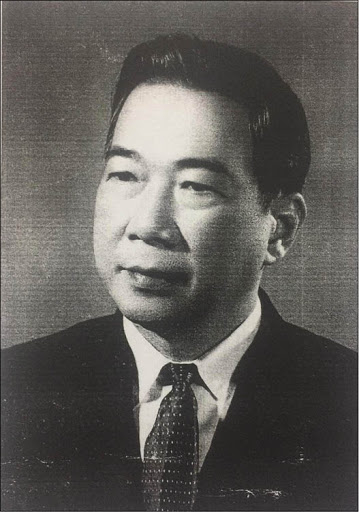  Chân dung nhà cách mạng, nhà tư tưởng-văn hóa Tố Hữu.
