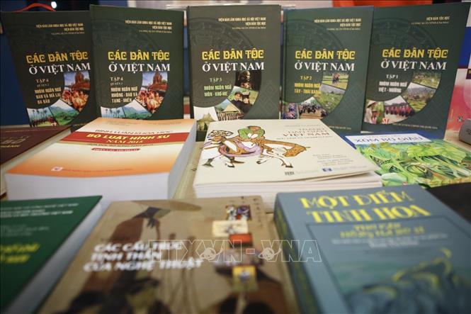  Sách, bộ sách đoạt giải tại Lễ trao giải. Ảnh: Minh Quyết/TTXVN