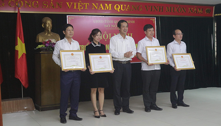 Hoạt động biểu dương điển hình tiên tiến luôn được các cấp, các ngành, cơ quan, đơn vị, địa phương quan tâm thực hiện kịp thời, hiệu quả.