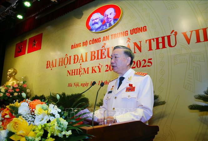 Đại tướng Tô Lâm, Ủy viên Bộ Chính trị, Bí thư Đảng ủy Công an Trung ương, Bộ trưởng Bộ Công an phát biểu khai mạc Đại hội. Ảnh: Doãn Tấn/TTXVN