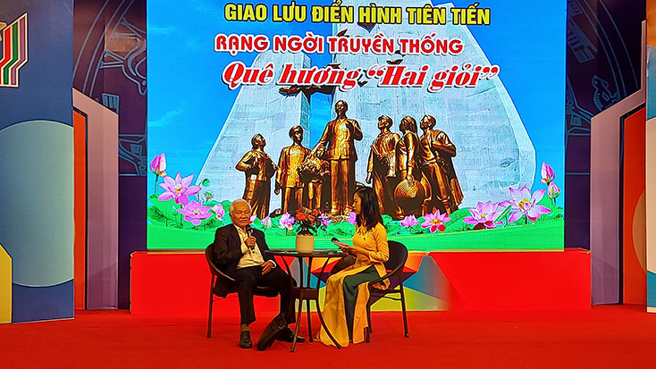 Những chia sẻ, tâm sự của các điển hình trong chương trình tạo sự xúc động với nhiều khán giả.