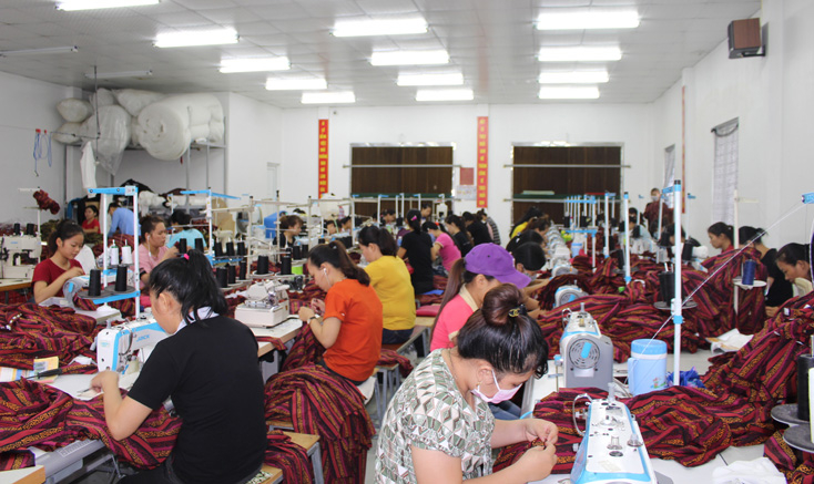 ... sản phẩm may mặc...