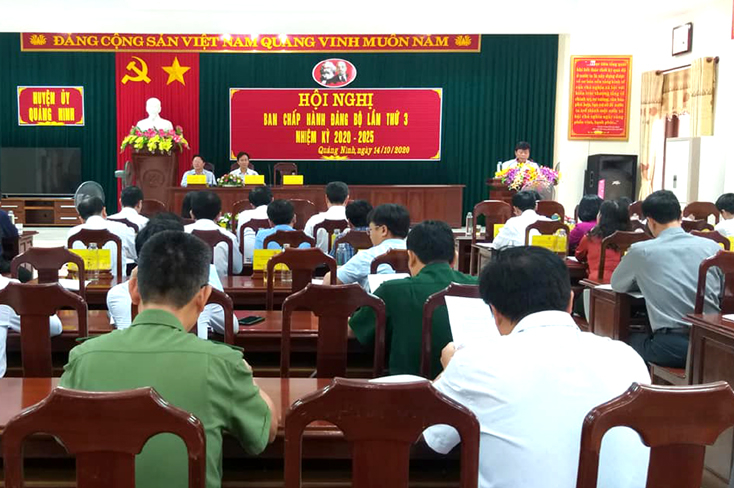 Các đại biểu thảo luận 