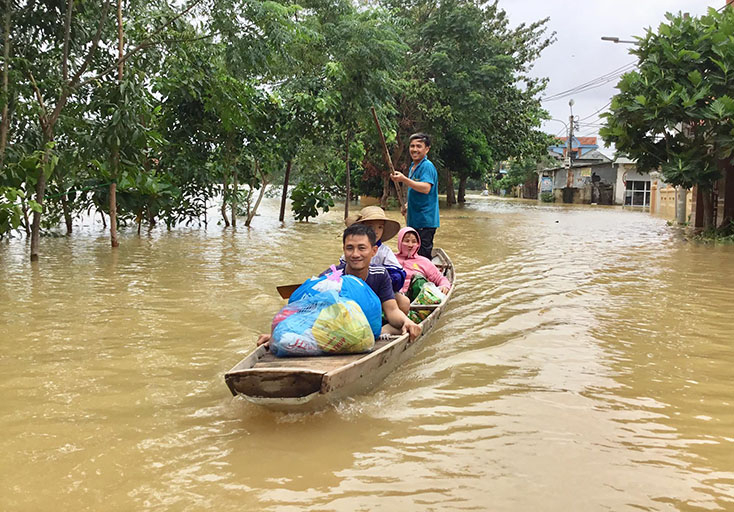 Mùa nước nổi ở Lệ Thuỷ. Ảnh: Lâm Quang Tý