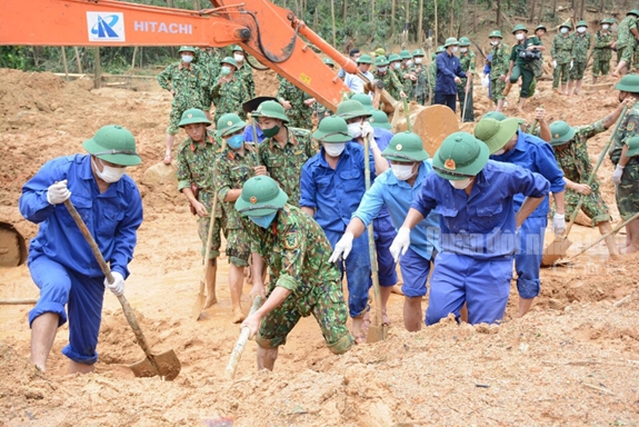 Các lượng lượng tranh thủ từng phút, từng giây tìm kiếm.