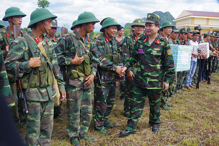 Thiếu tướng Nguyễn Văn Man động viên cán bộ, chiến sĩ Ban Chỉ huy quân sự thành phố Đồng Hới tham gia diễn tập khu vực phòng thủ năm 2019 (thời điểm giữ chức Chỉ huy trưởng Bộ Chỉ huy Quân sự tỉnh Quảng Bình)