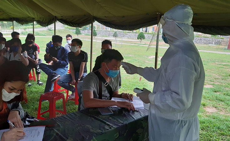 Văn phòng cấp uỷ các cấp tham mưu thực hiện hiệu quả công tác phòng chống dịch Covid-19, góp phần hoàn thành “nhiệm vụ kép” vừa phòng, chống dịch Covid-19, vừa duy trì sản xuất kinh doanh, giữ vững ổn định xã hội.